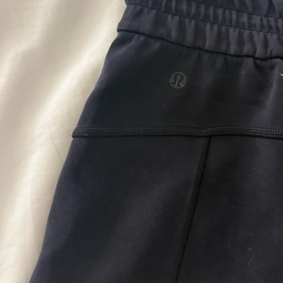 Lululemon Softstreme Shorts - Picture 7 of 7